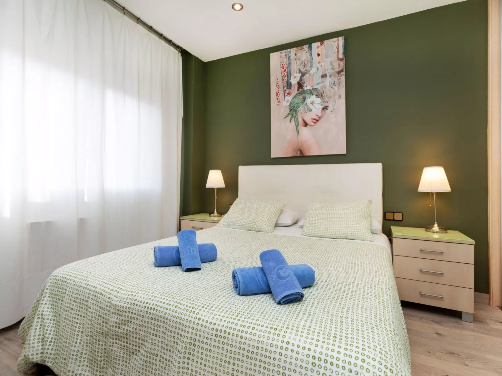 Sants-Montjuic Rambla Badal-Inside