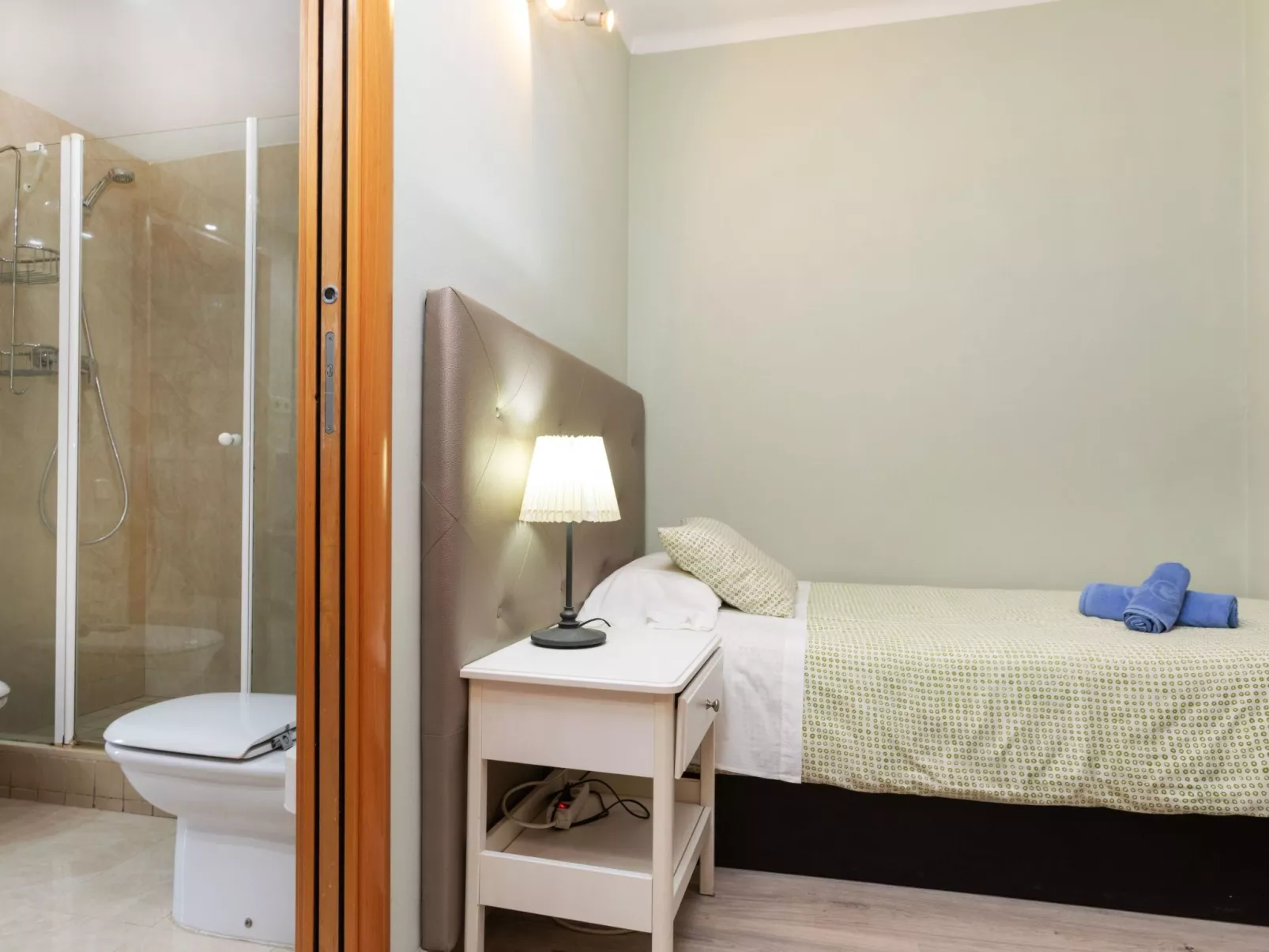 Sants-Montjuic Rambla Badal-Inside