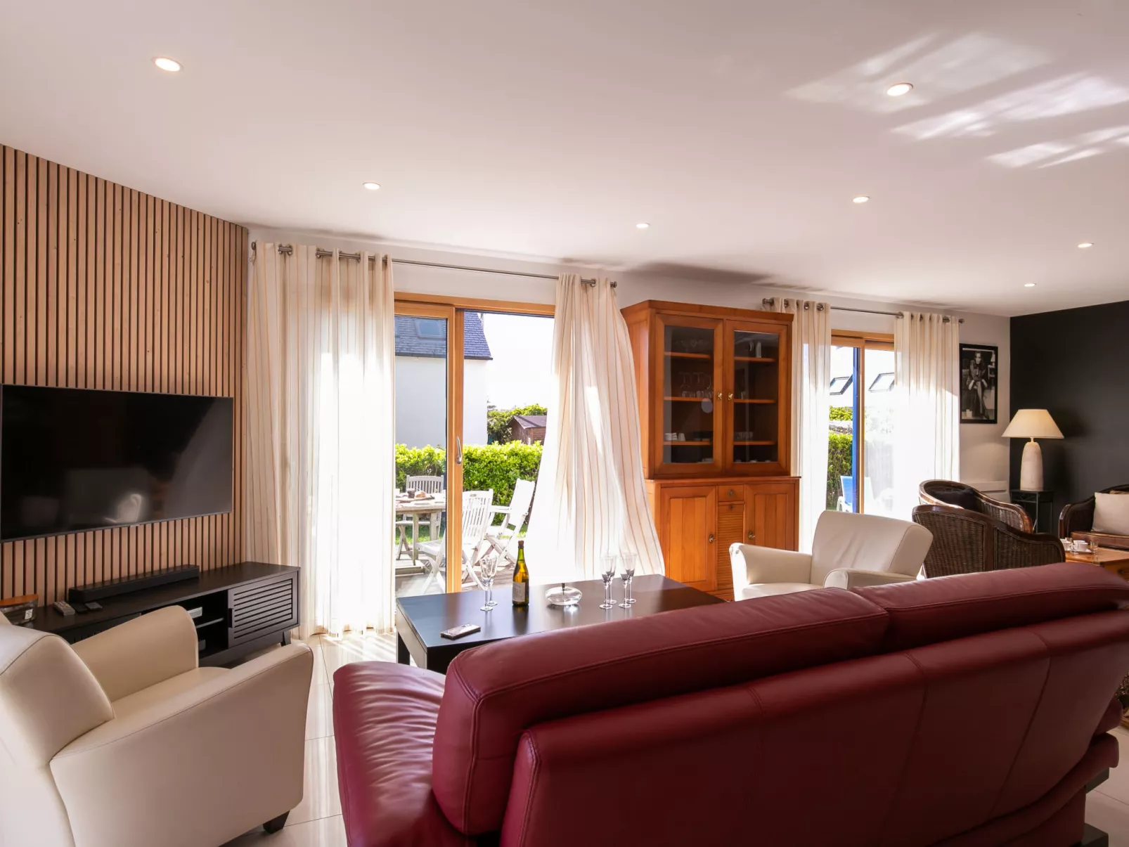 Brign' Beach-Inside