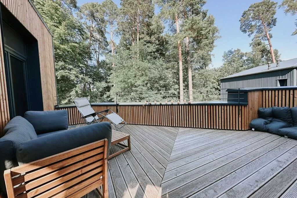 462387-Terrace balcony
