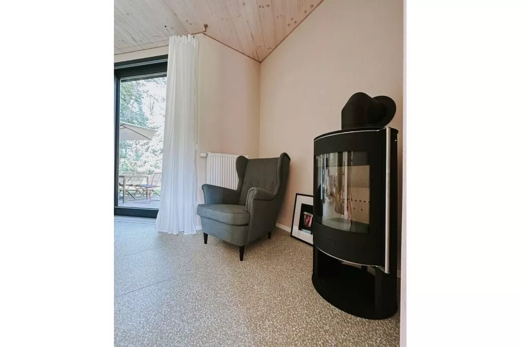 462387-Living room