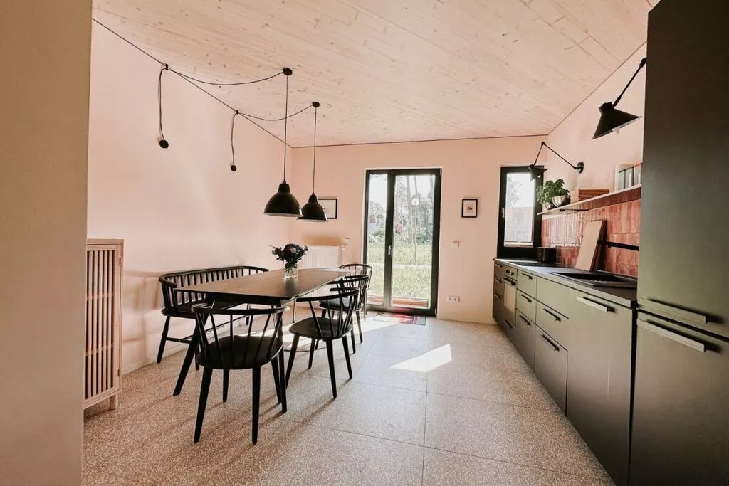462387-Kitchen