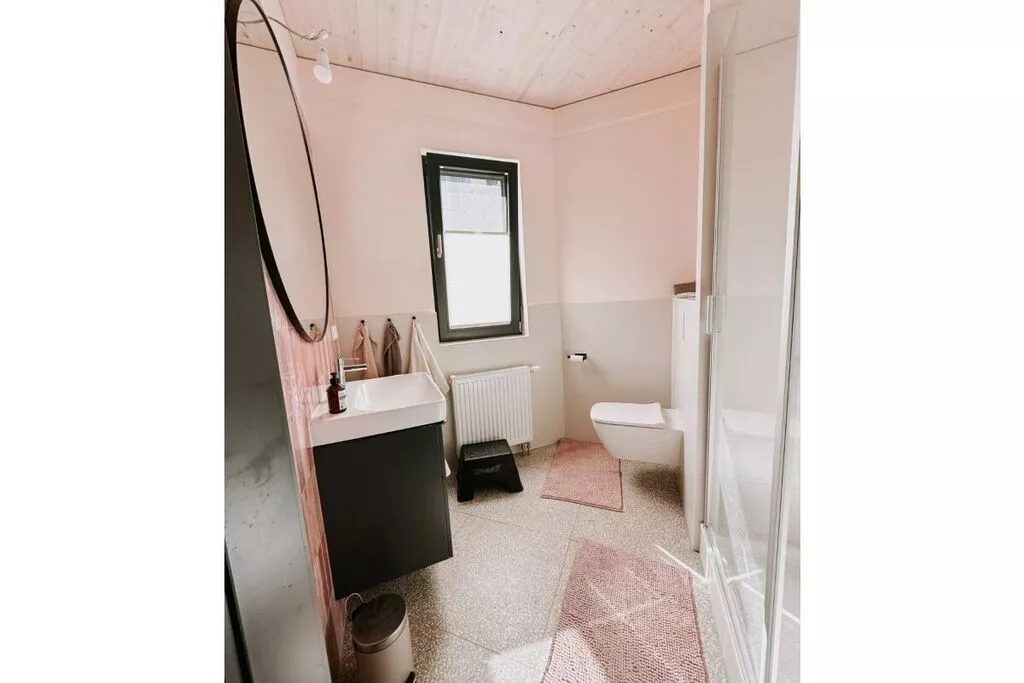 462387-Bathroom