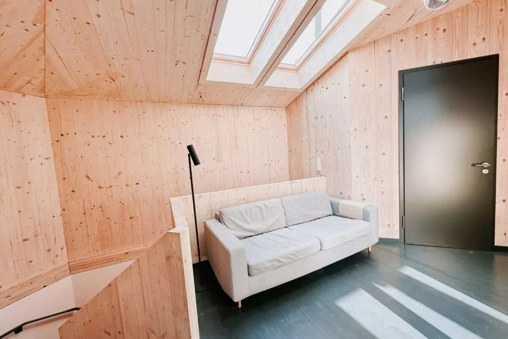 462387-Living room