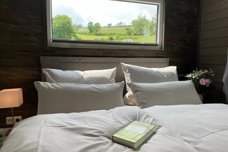 320003-Bedroom