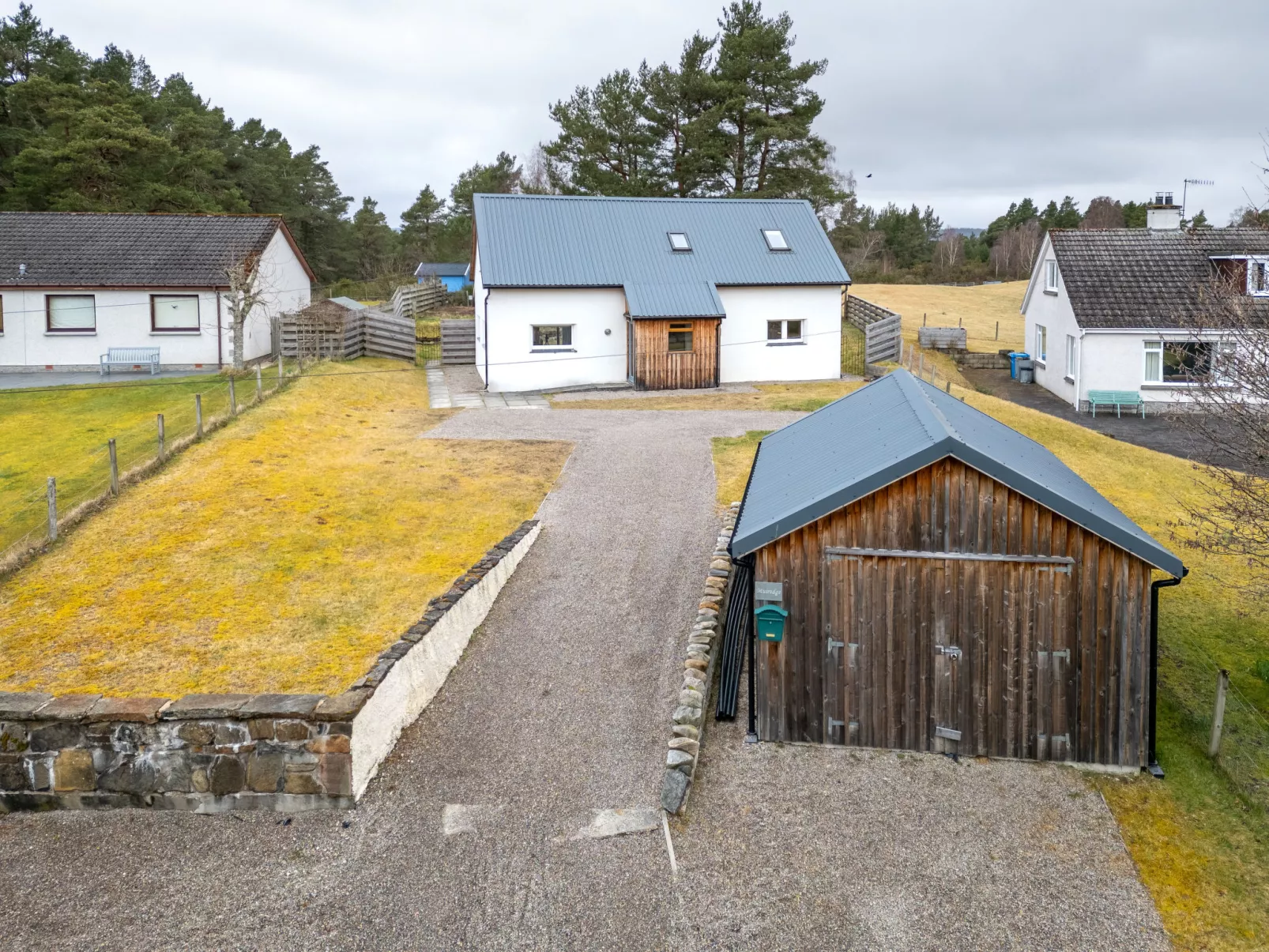 Muir Edge-Outside