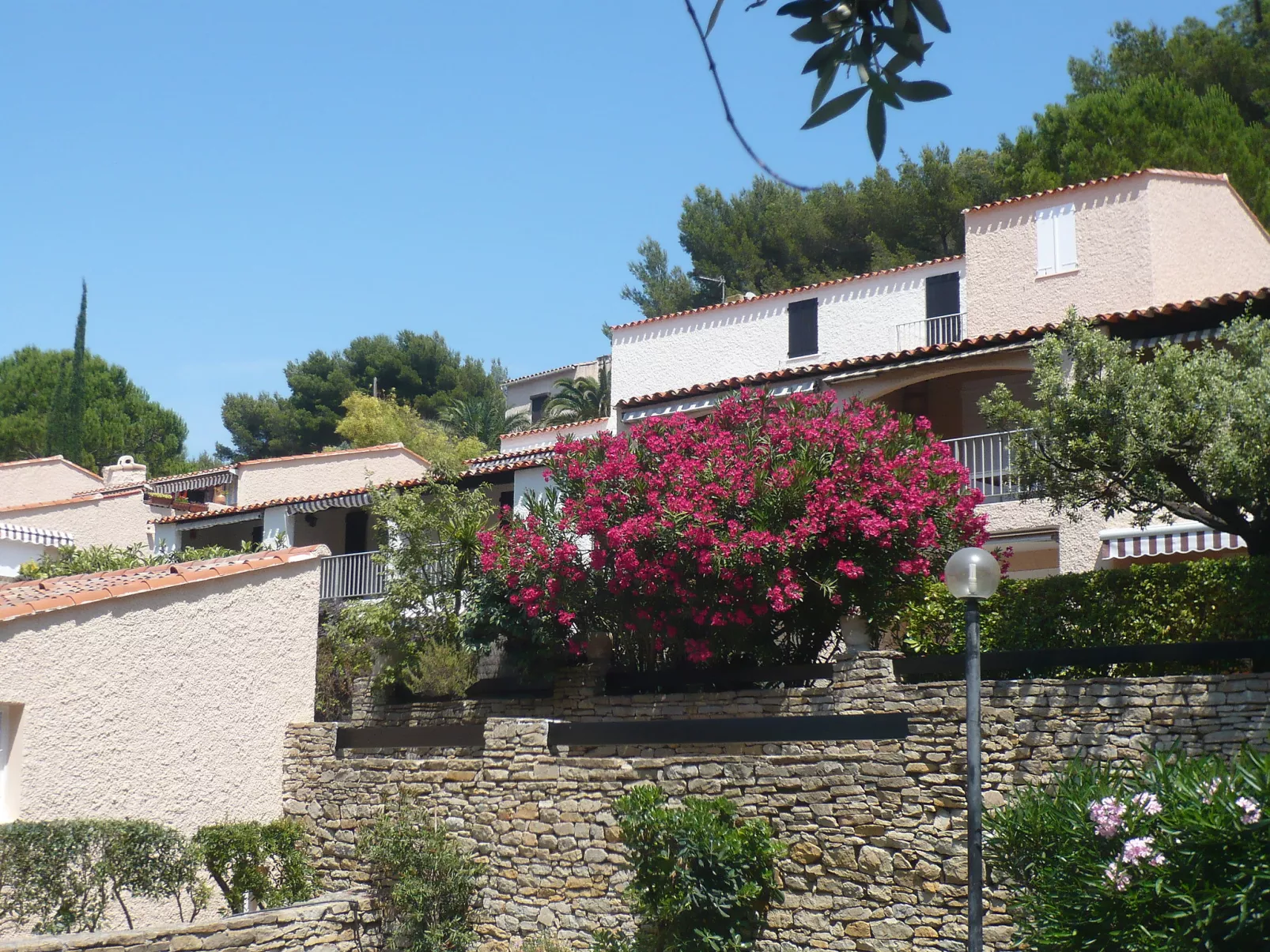 Hauts de la Madrague-Outside