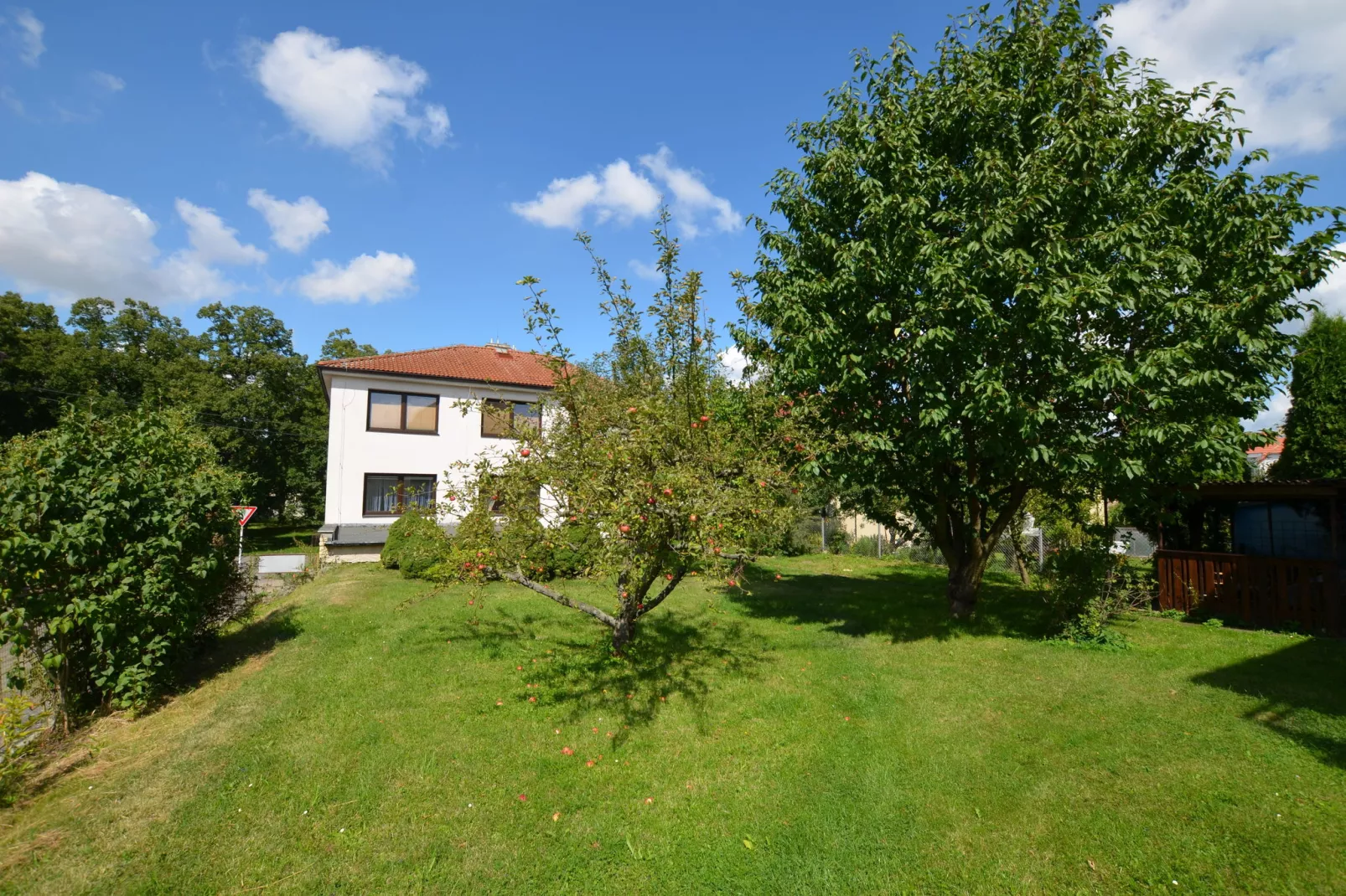 Villa Lydia - Exterior in summer
