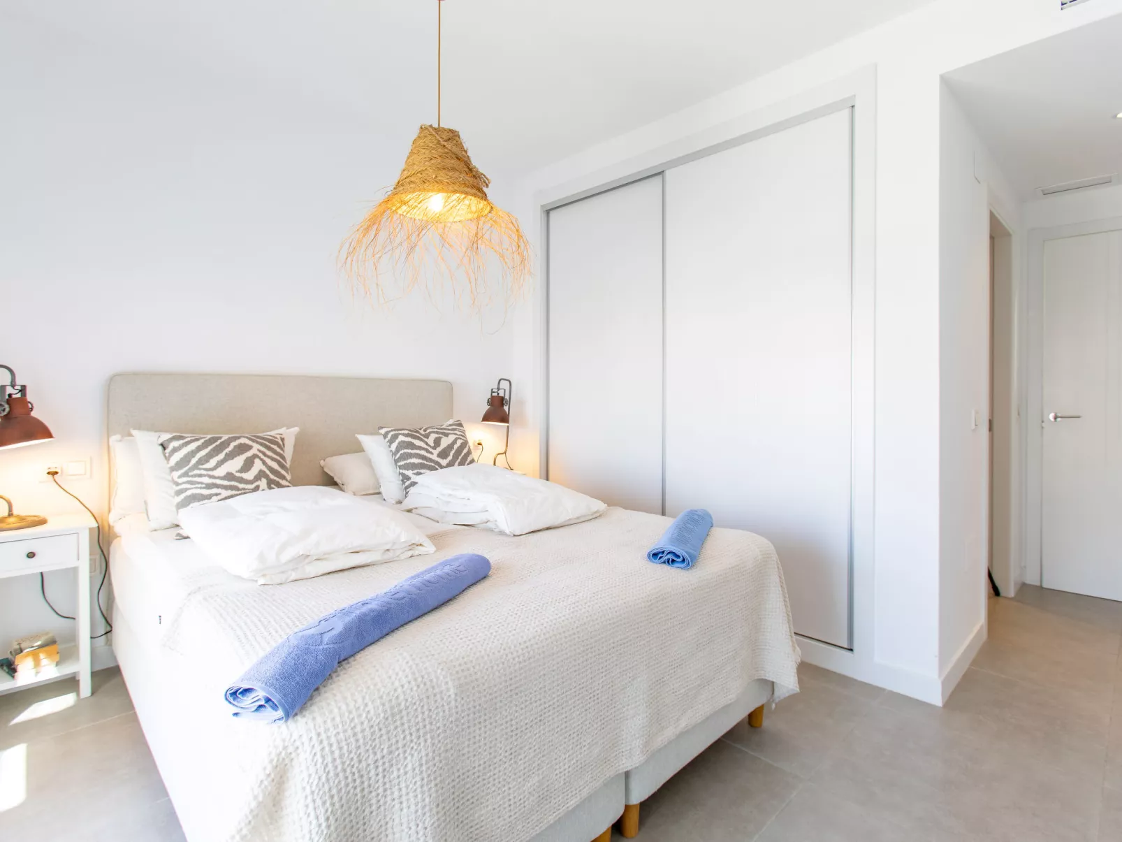 Serenebay Apartment SeaView/Roof Terrace-Drinnen