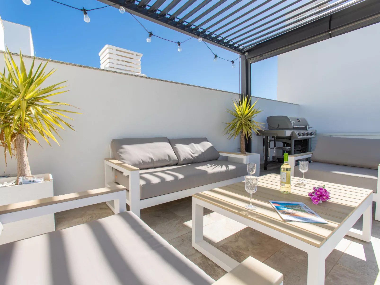 Serenebay Apartment SeaView/Roof Terrace-Drinnen