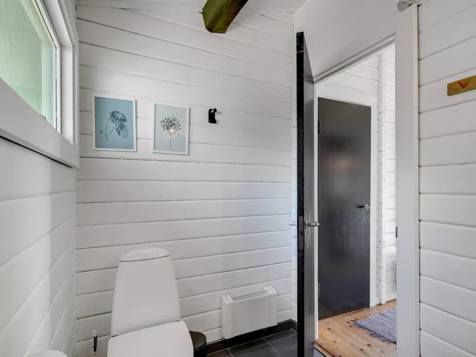 "Flora" - 1.5km from the sea-Inside