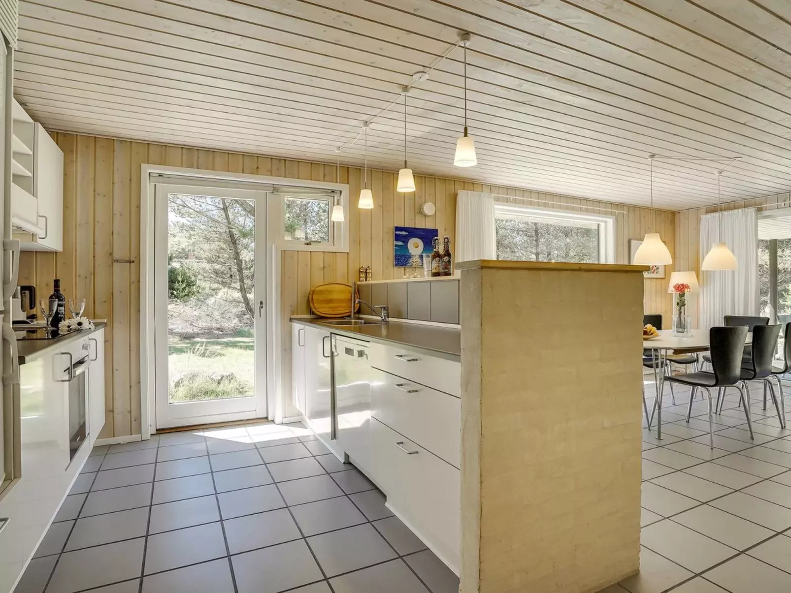 "Dix" - 900m from the sea-Inside