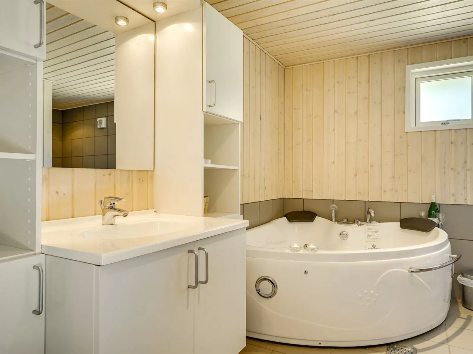 "Dix" - 900m from the sea-Inside