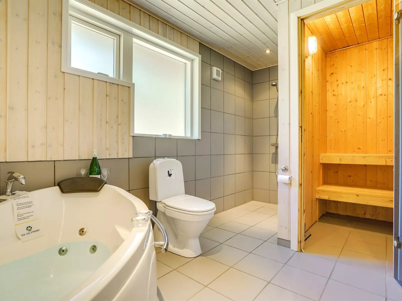 "Dix" - 900m from the sea-Inside