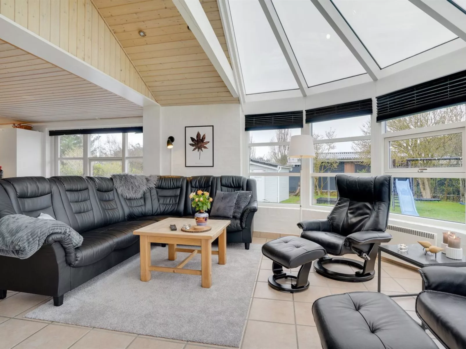 "Svenn" - 400m from the sea-Inside