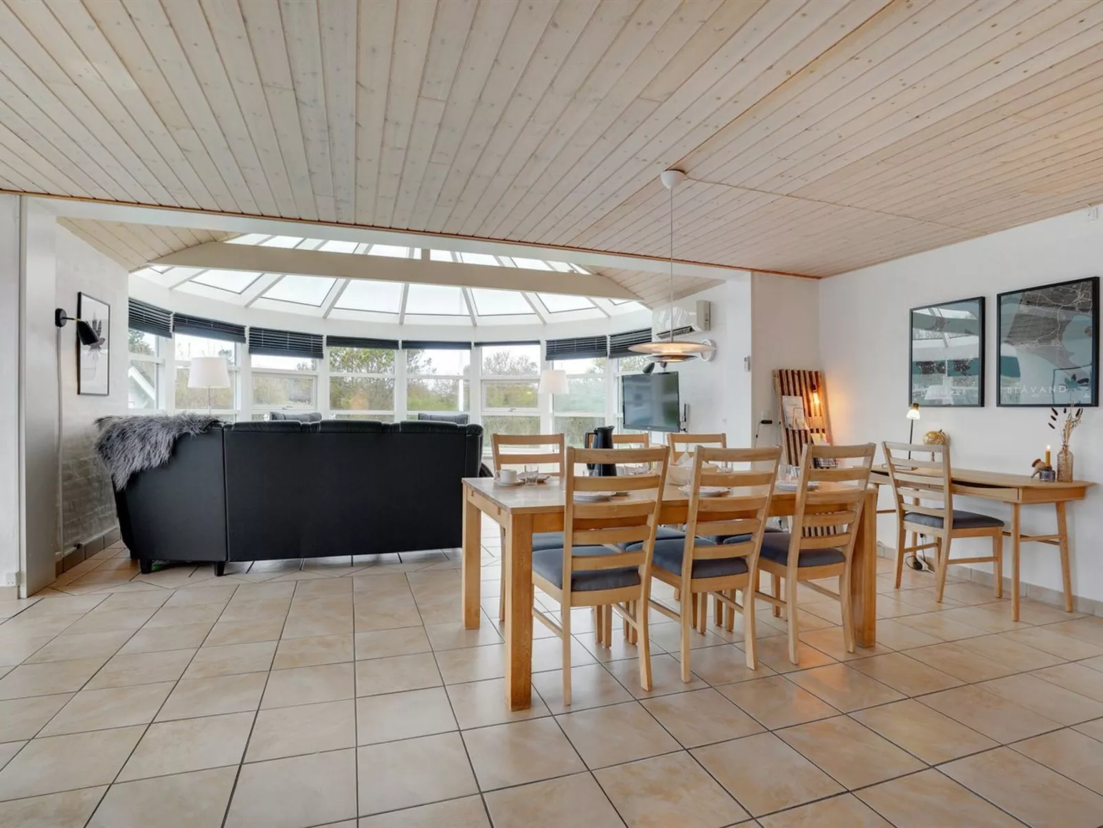 "Svenn" - 400m from the sea-Inside