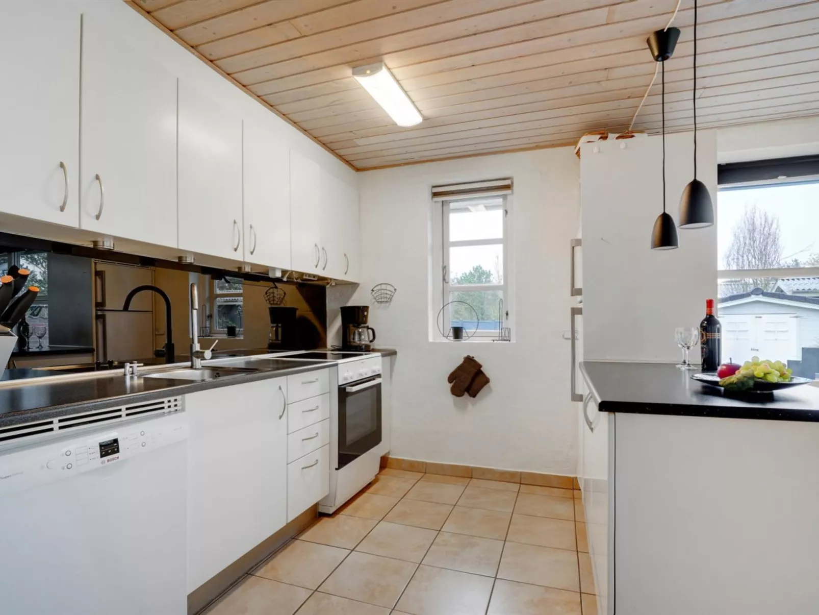 "Svenn" - 400m from the sea-Inside