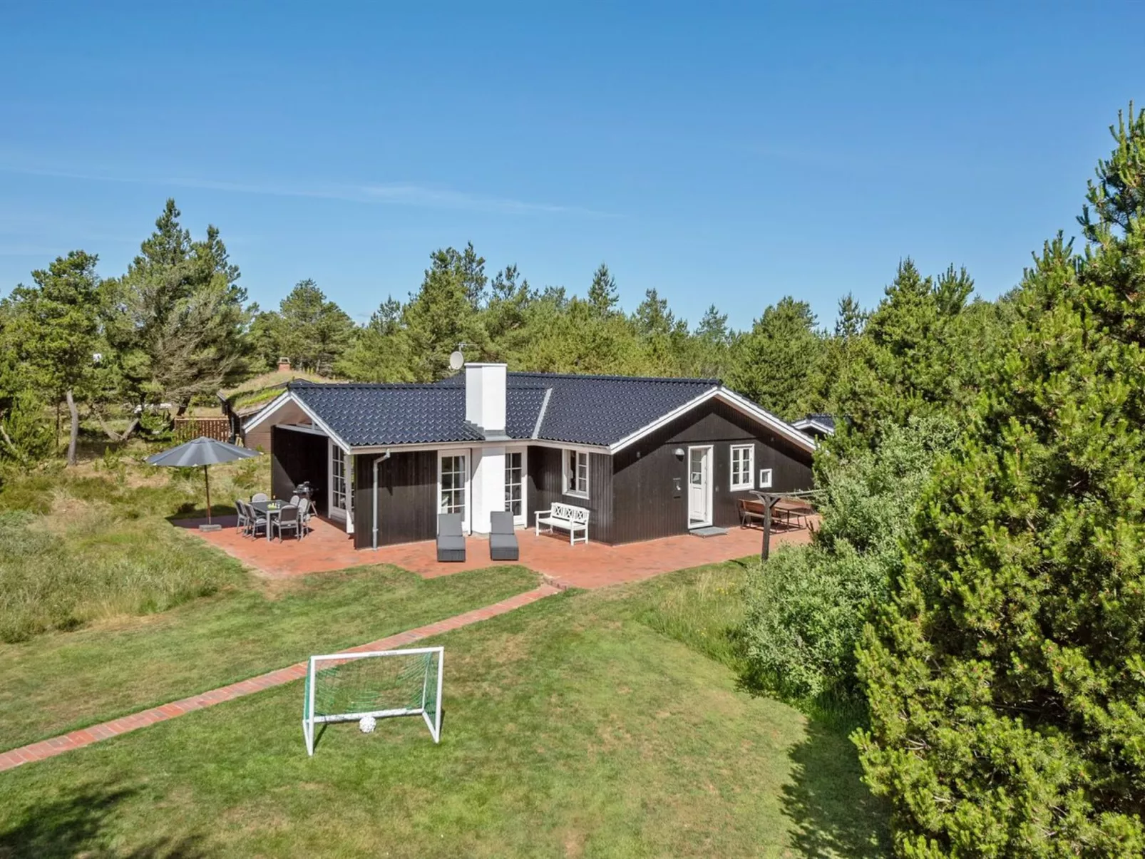 "Raili" - 1.5km from the sea-Outside
