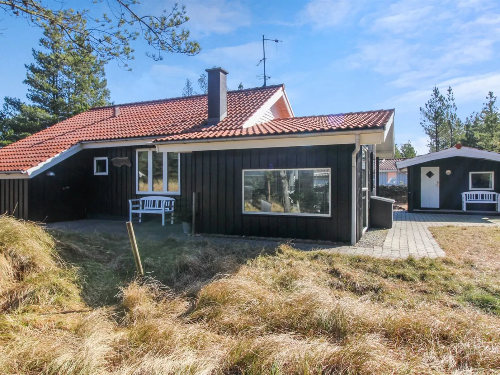 "Augustine" - 1.6km from the sea-Outside