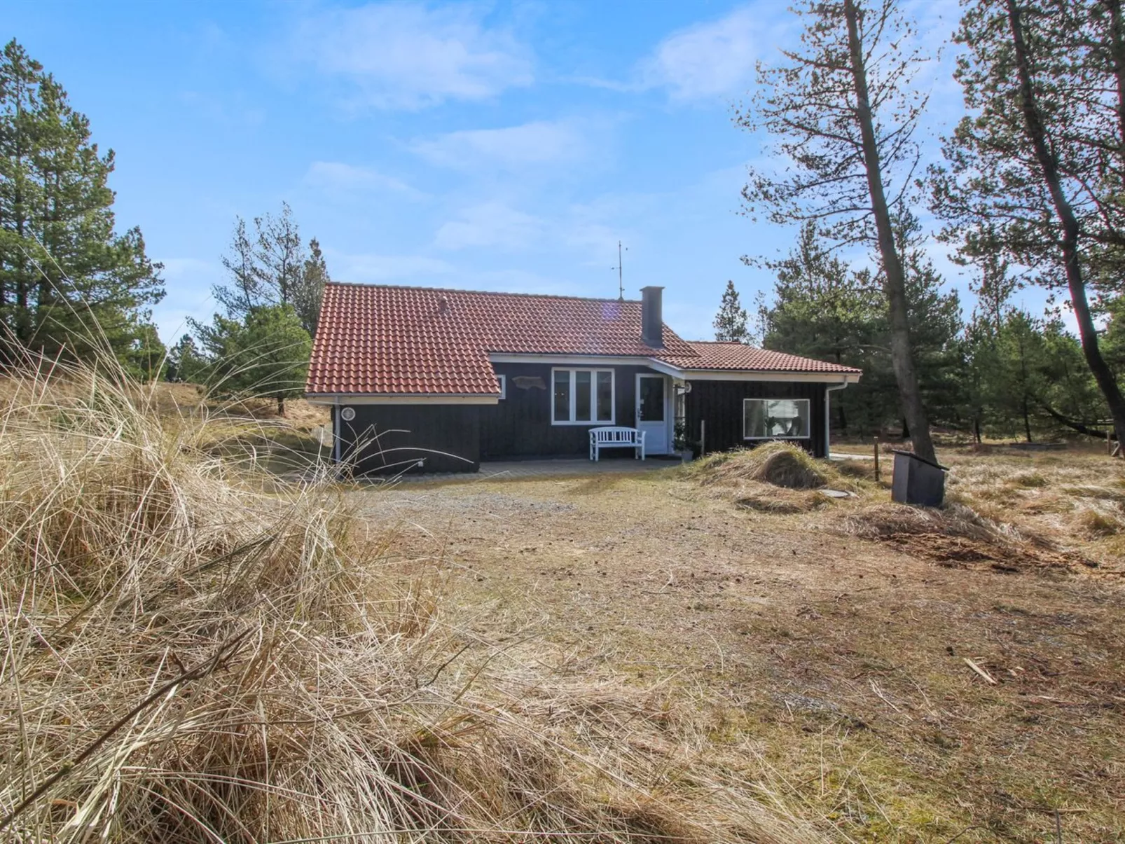 "Augustine" - 1.6km from the sea-Outside