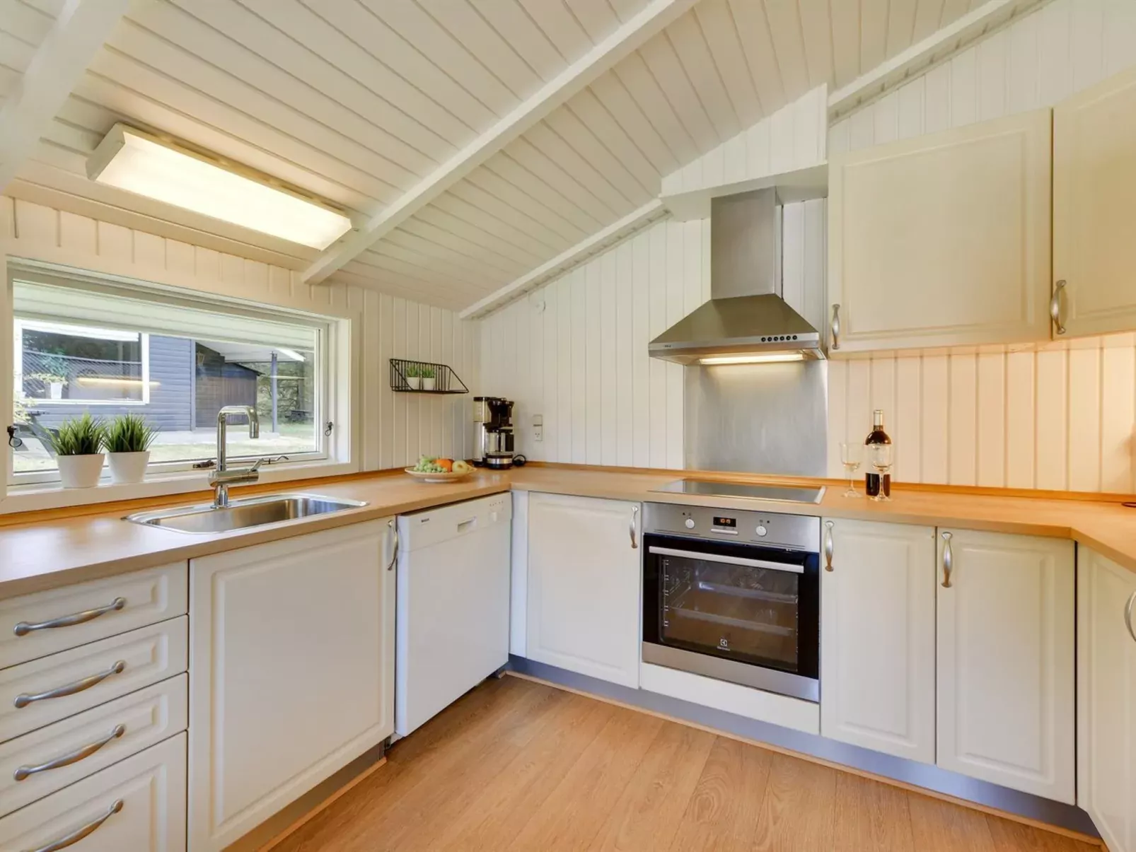 "Darina" - 1.5km from the sea-Outside