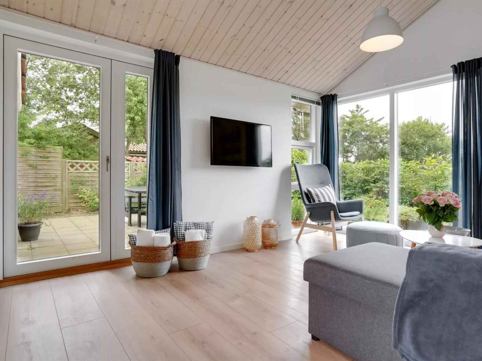"Jörgen" - 100m from the sea-Dedans