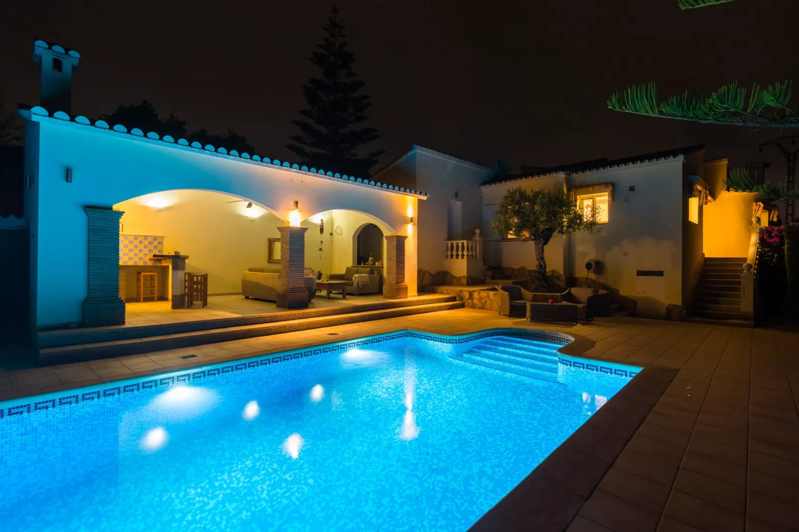 El Paraíso-Pool