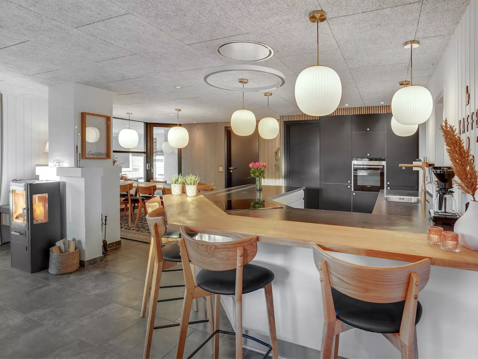 "Oskari" - 1.3km from the sea-Drinnen