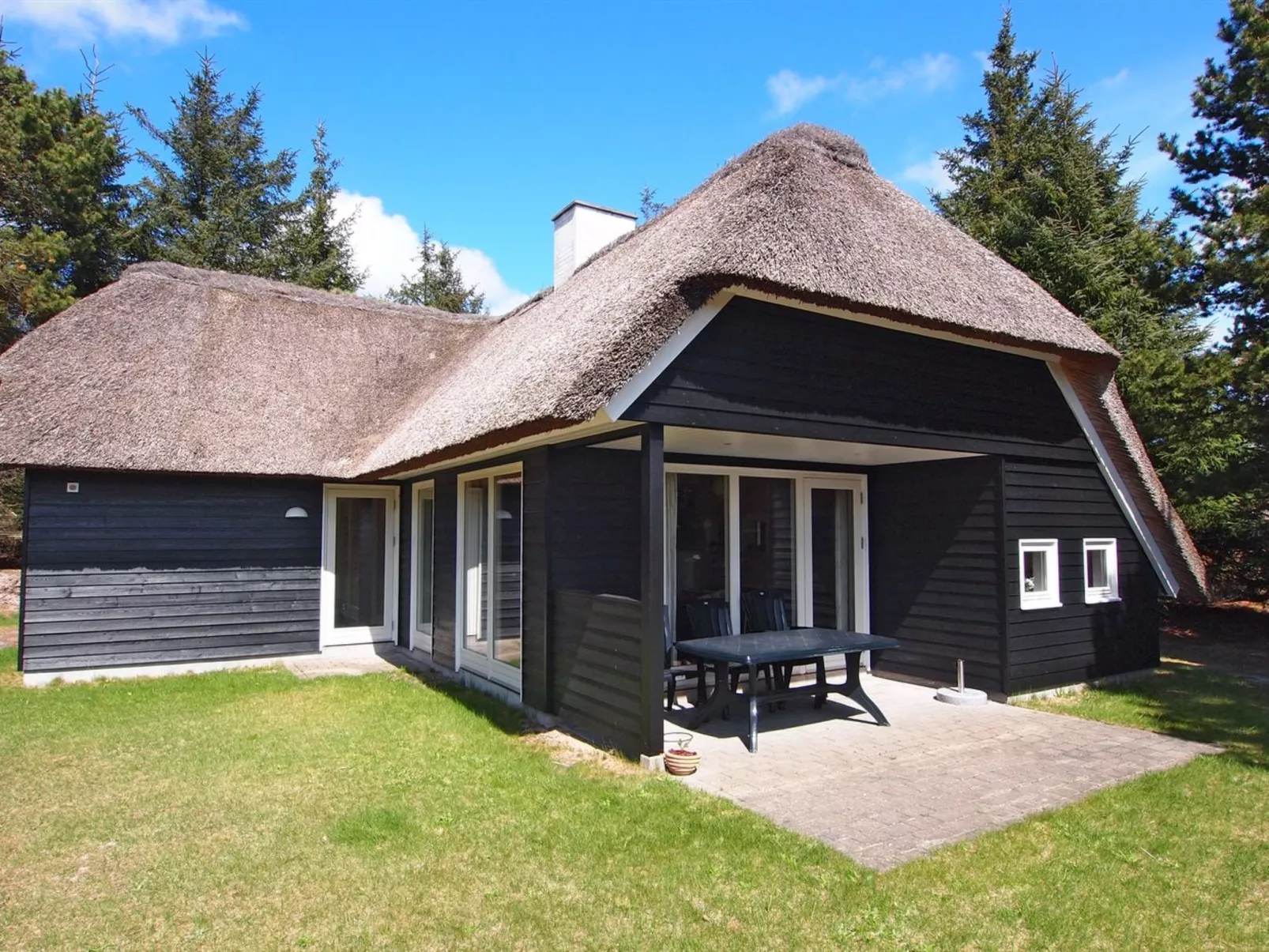 "Mart" - 1.6km from the sea-Outside