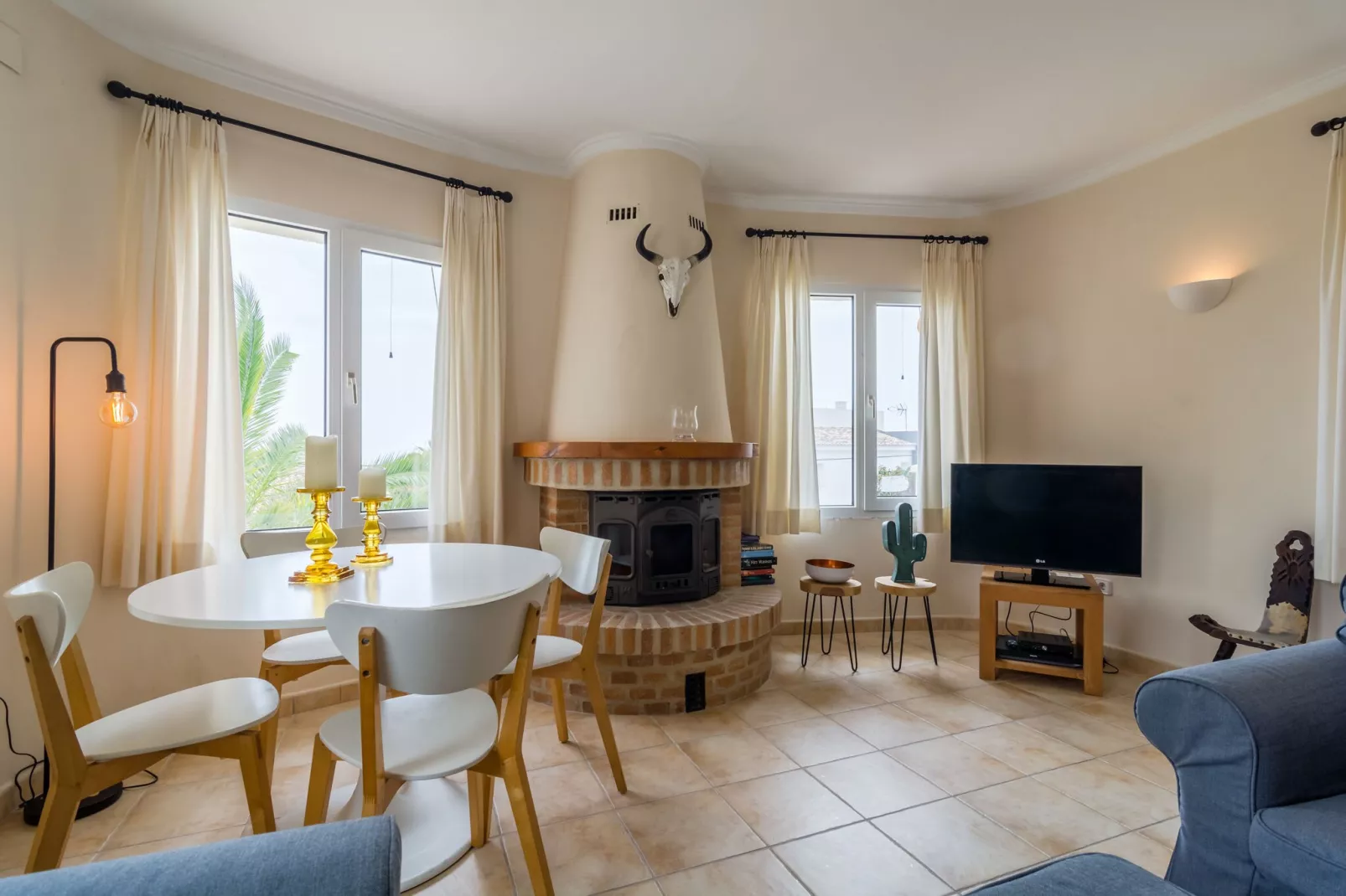 El Paraíso-Living room