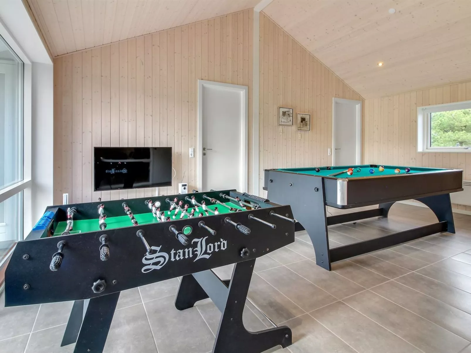 "Dior" - 1.4km from the sea-Inside