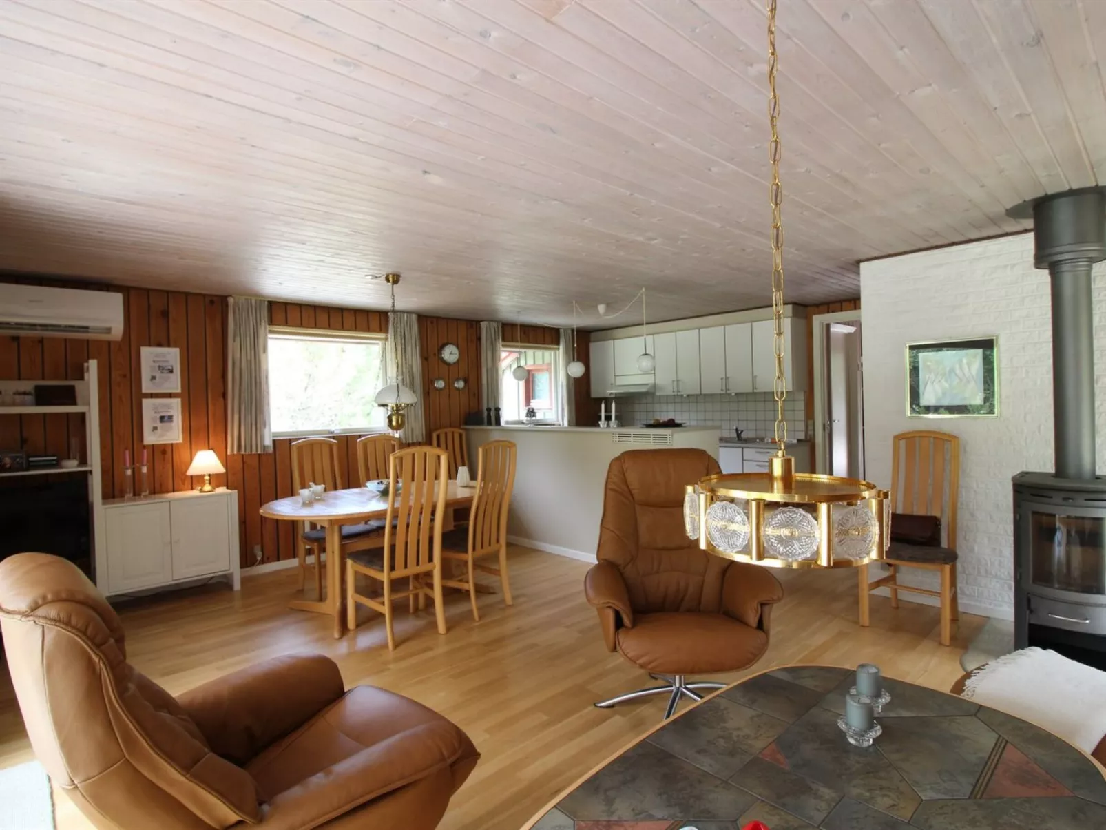 "Yngvy" - 1.3km from the sea-Inside