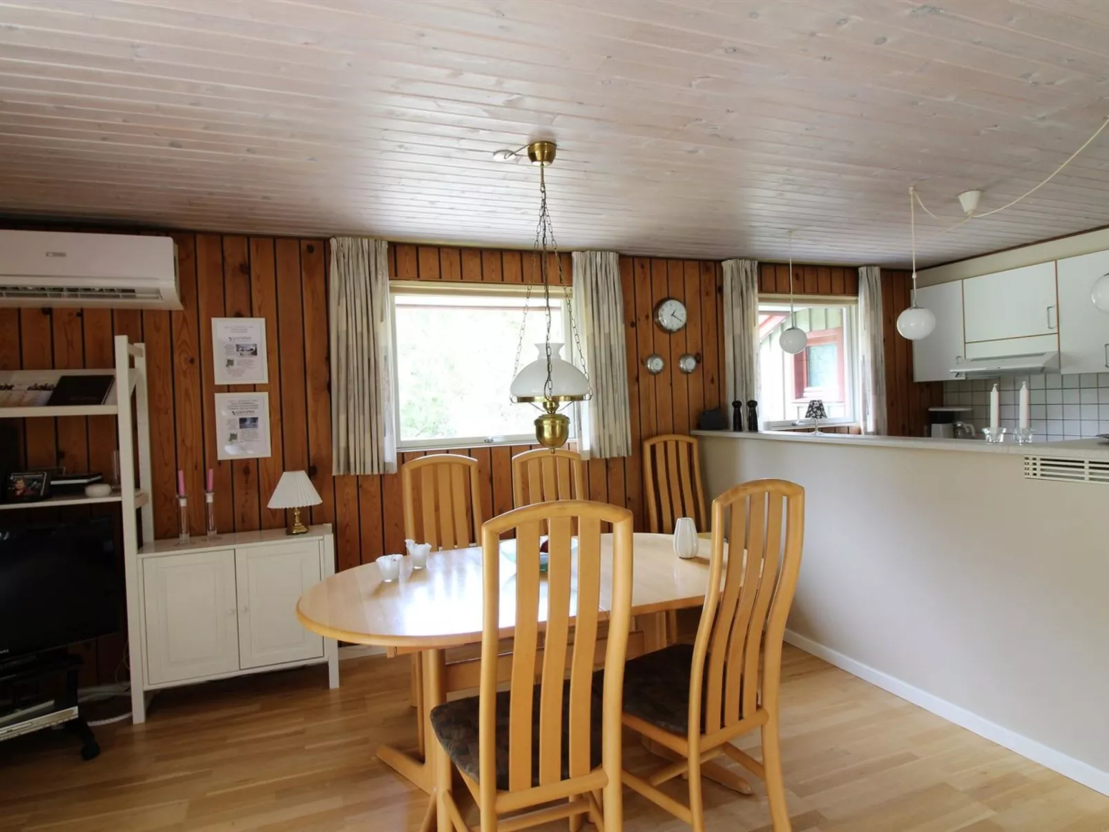 "Yngvy" - 1.3km from the sea-Inside