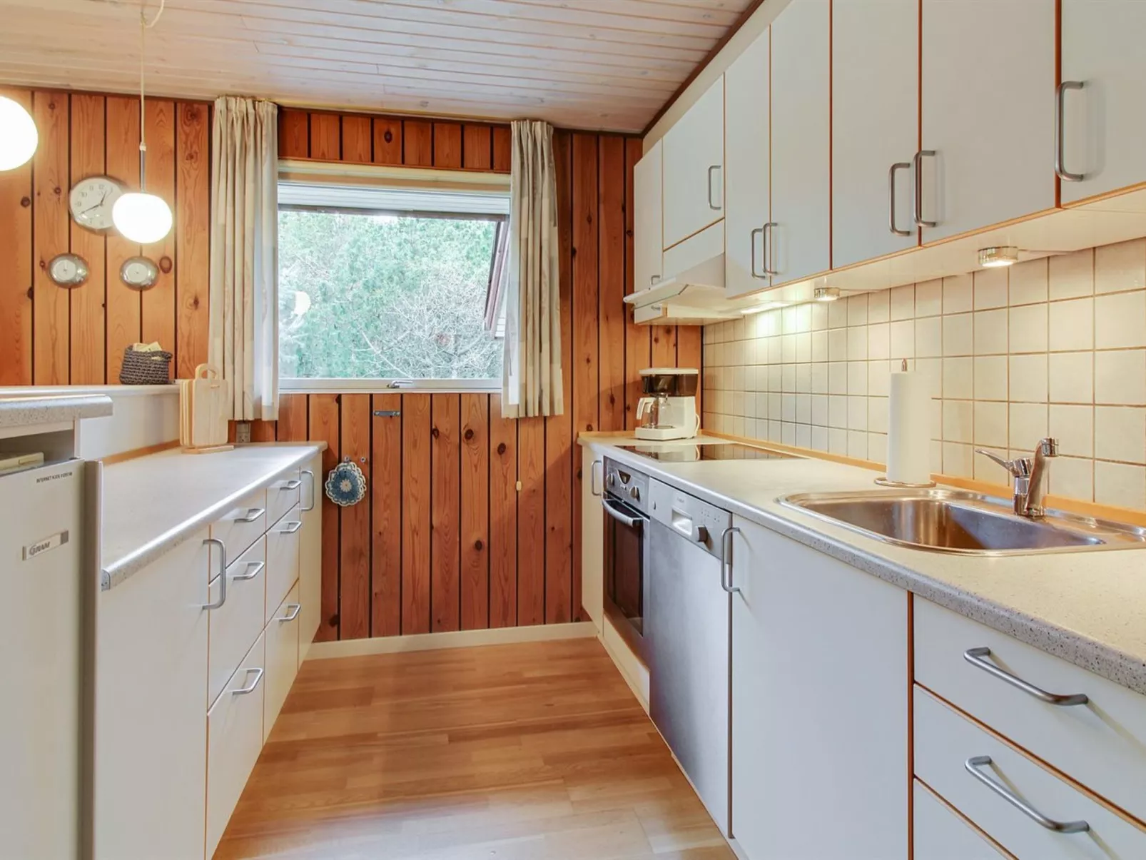 "Yngvy" - 1.3km from the sea-Inside