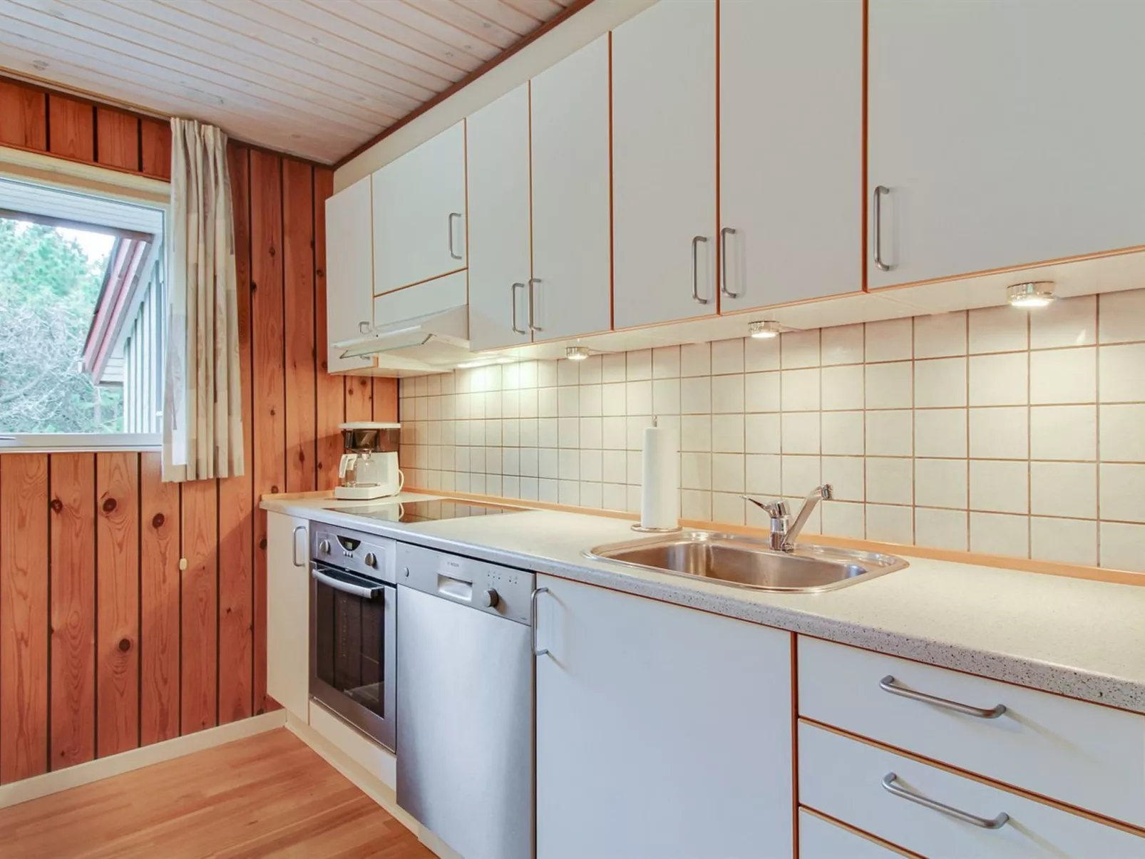 "Yngvy" - 1.3km from the sea-Inside