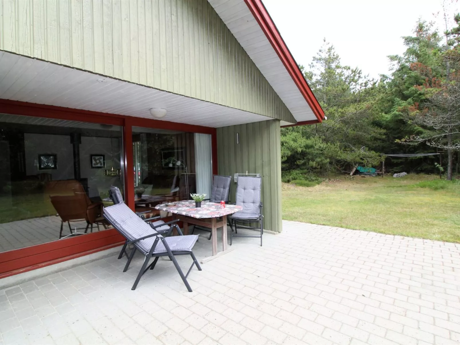 "Yngvy" - 1.3km from the sea-Outside