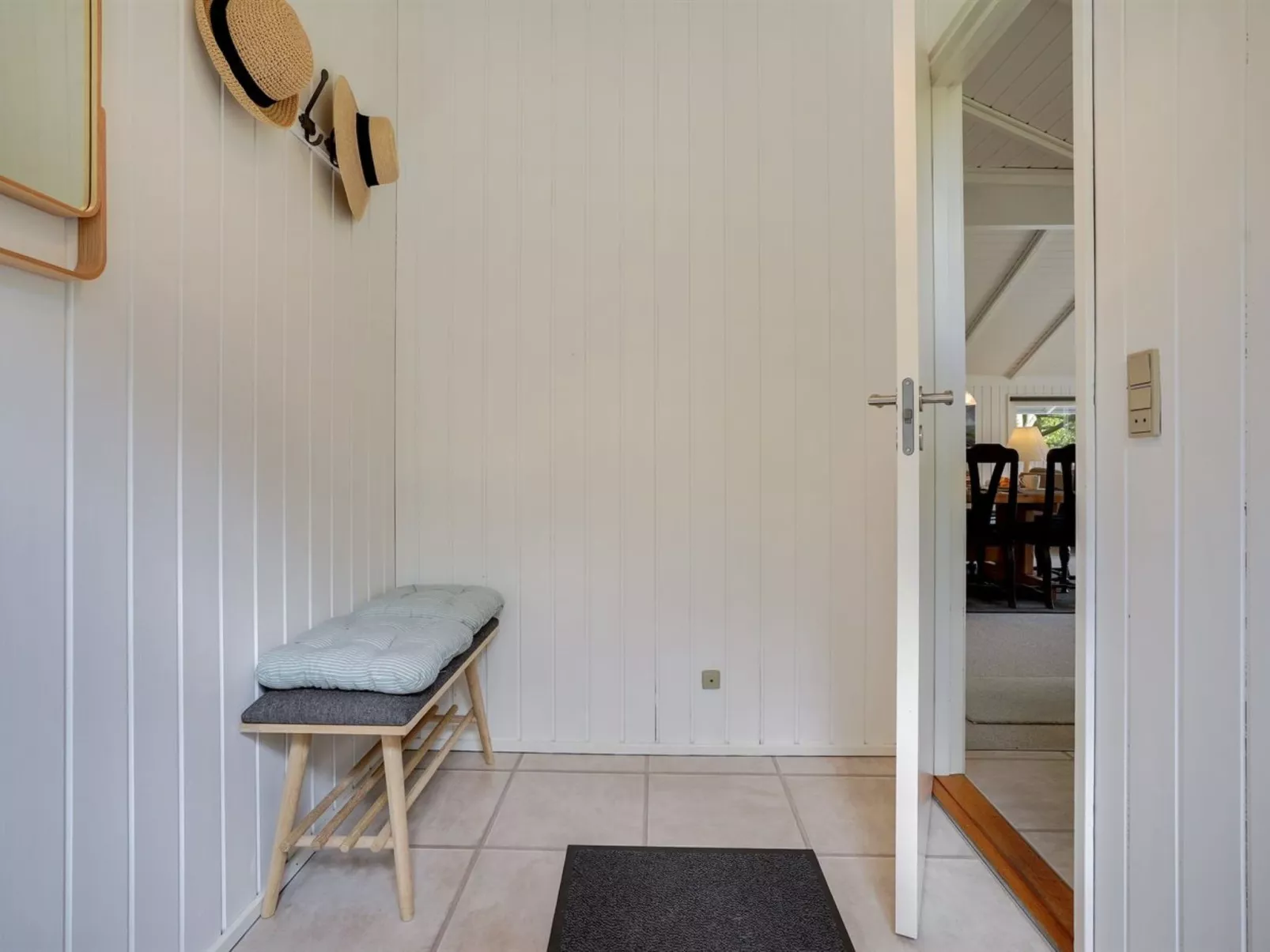 "Jannick" - 1.5km from the sea-Inside