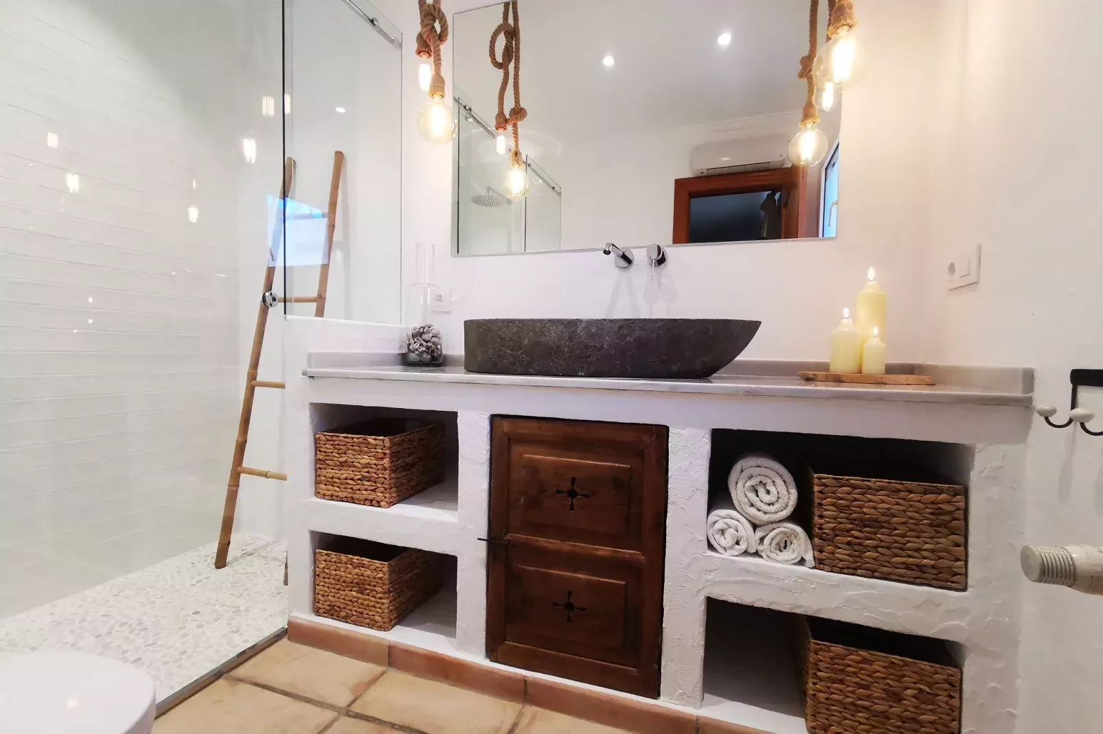 El Paraíso-Bathroom