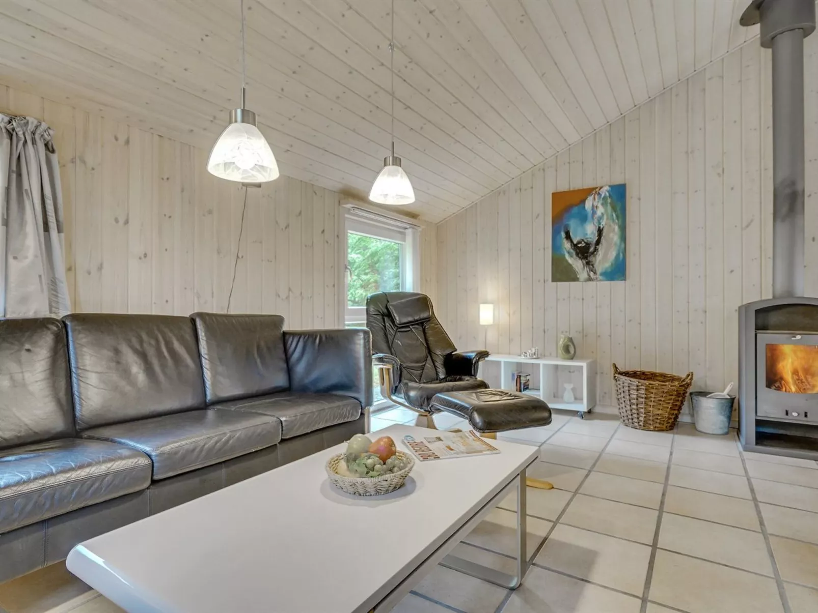 "Aviaja" - 12km from the sea-Inside