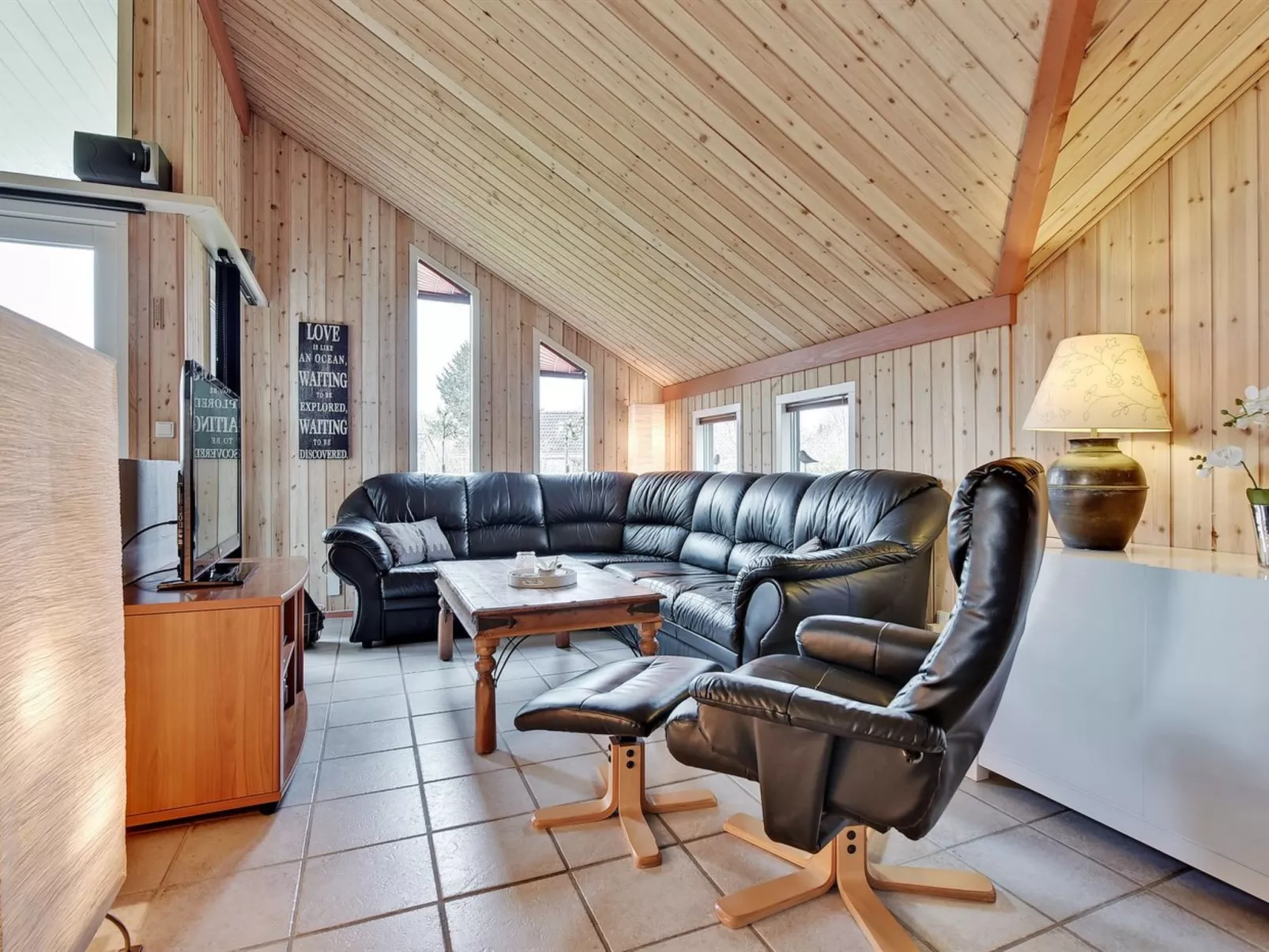 "Aisa" - 10.5km from the sea-Drinnen