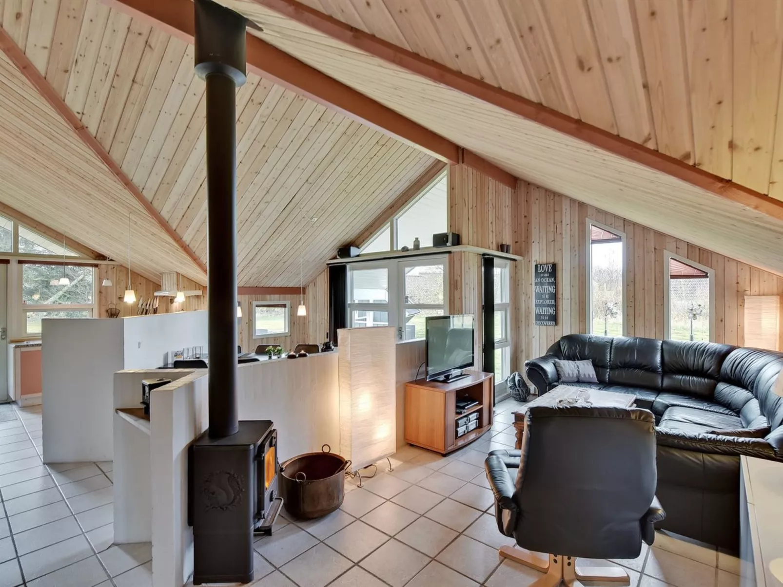 "Aisa" - 10.5km from the sea-Drinnen