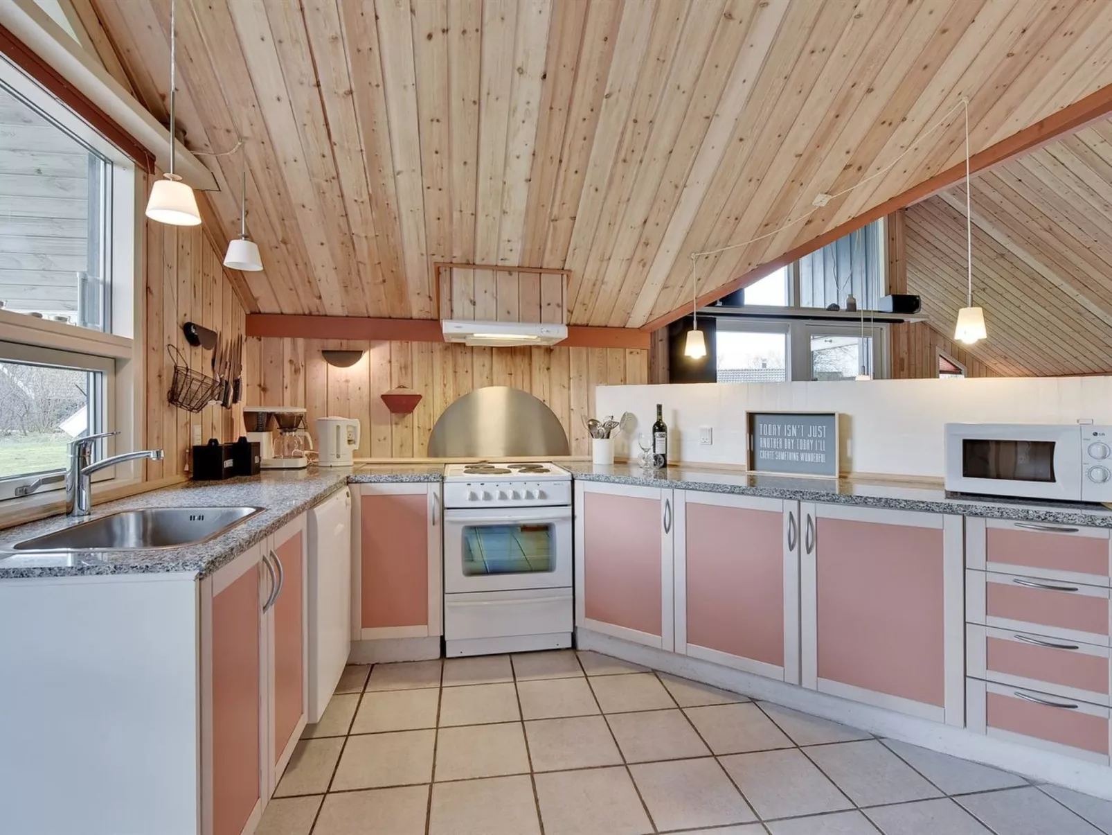 "Aisa" - 10.5km from the sea-Drinnen