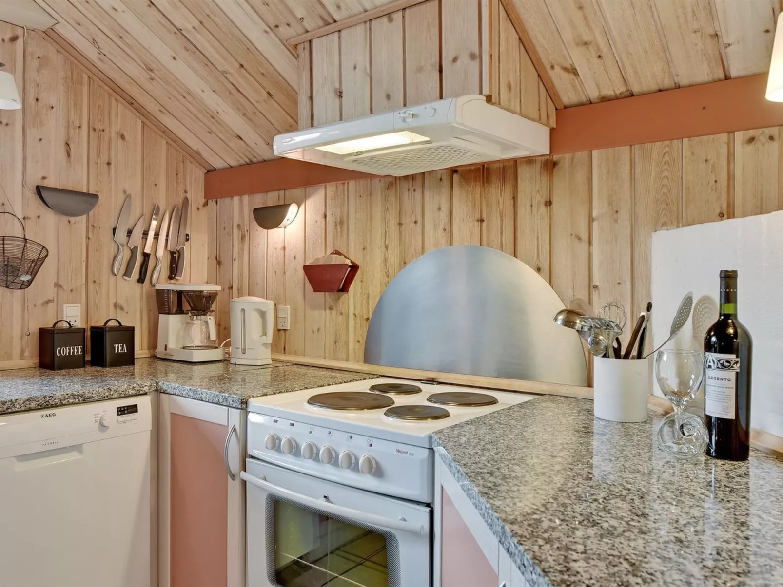 "Aisa" - 10.5km from the sea-Drinnen