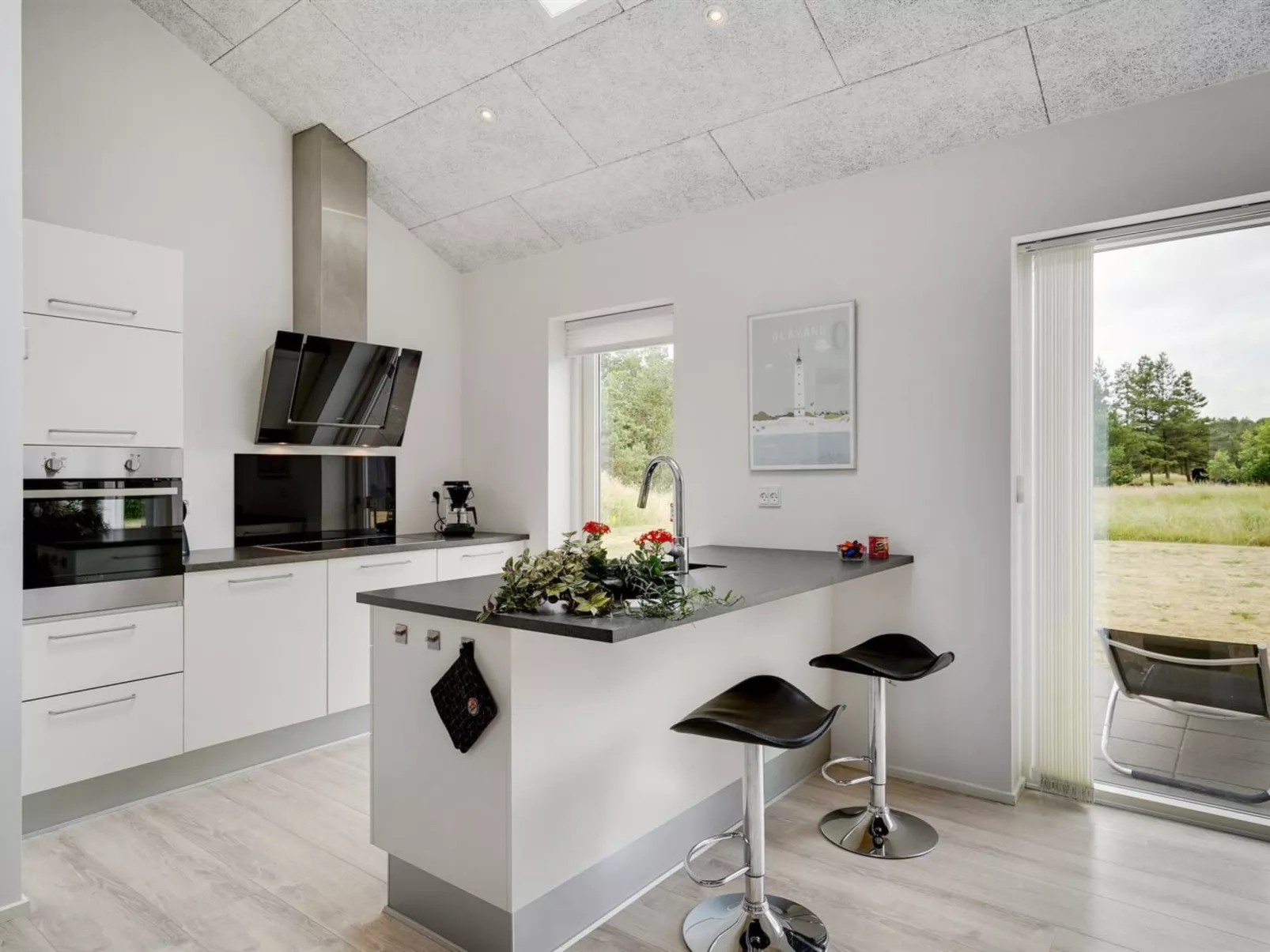 "Jonka" - 2km from the sea-Inside