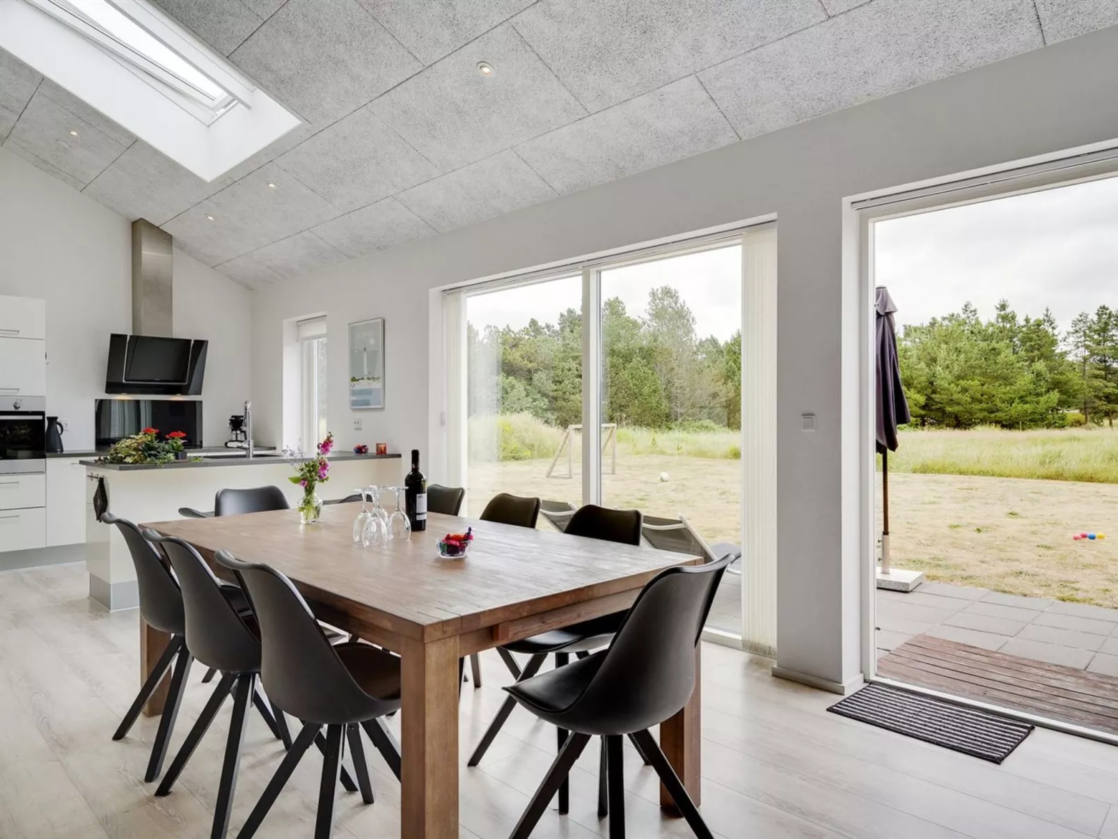 "Jonka" - 2km from the sea-Inside