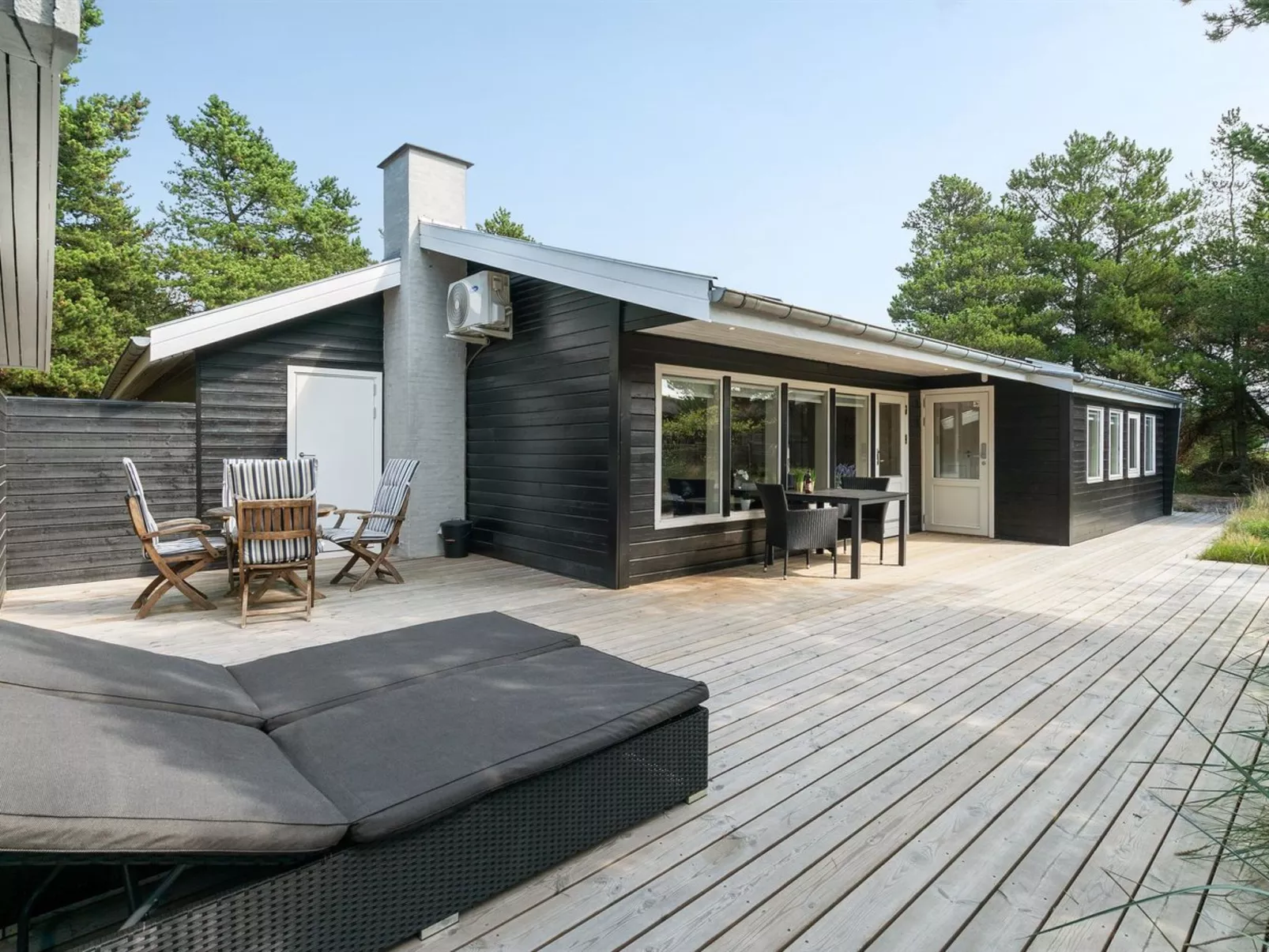 "Solgunn" - 900m from the sea-Outside