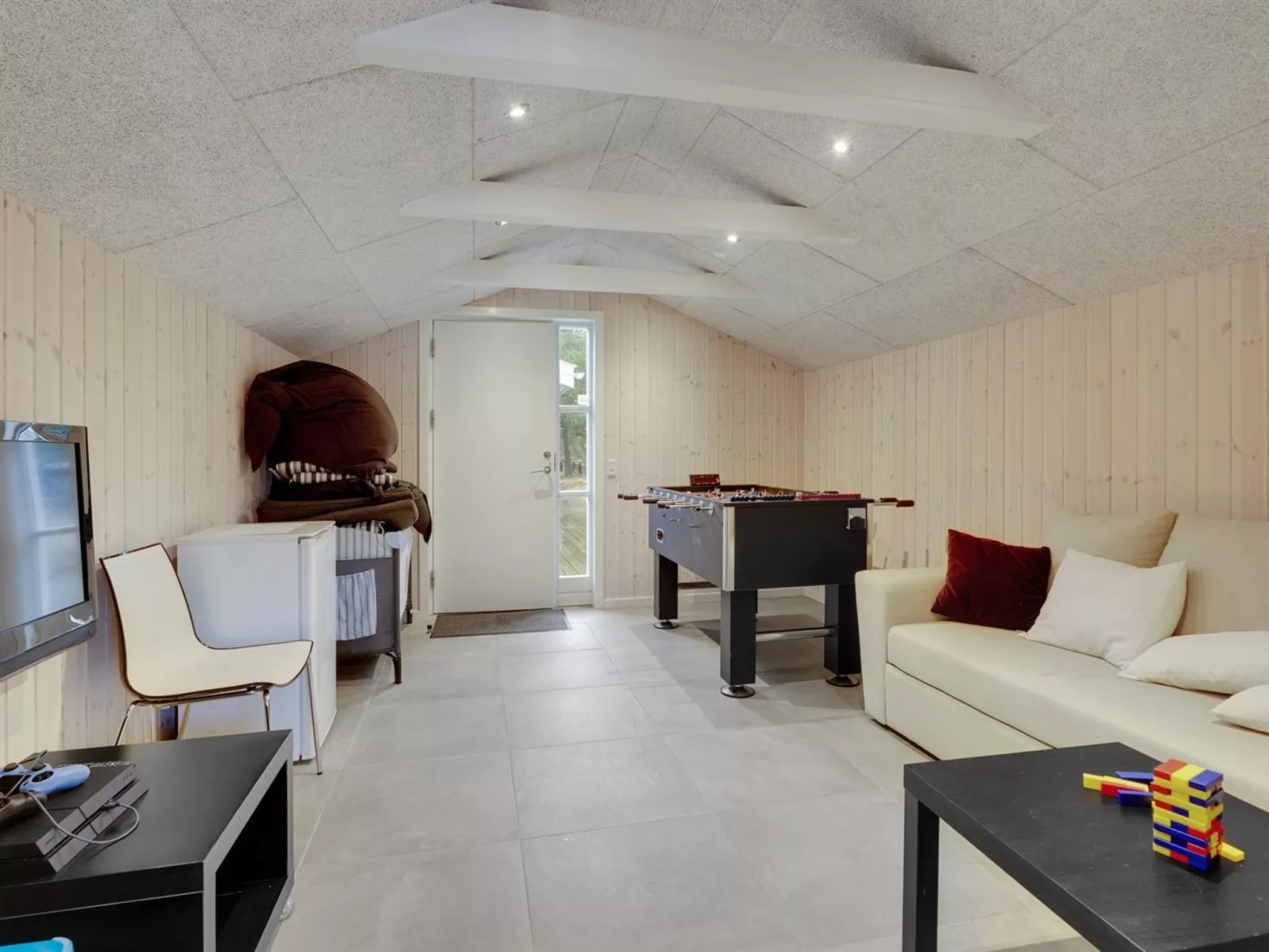 "Solgunn" - 900m from the sea-Inside