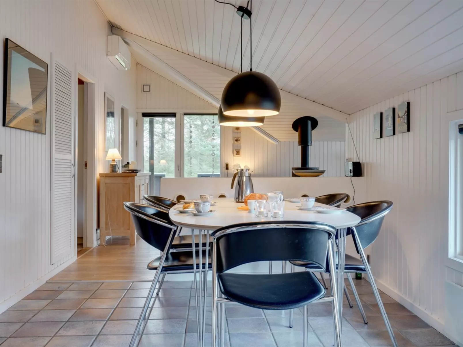 "Adde" - 1km from the sea-Inside