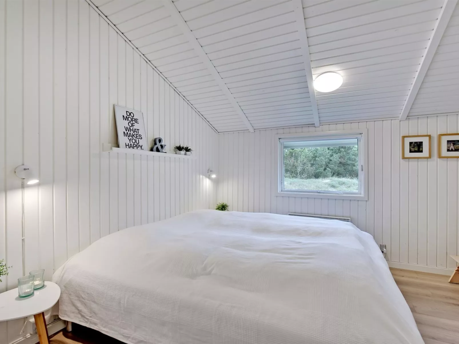 "Eirik" - 2.5km from the sea-Outside