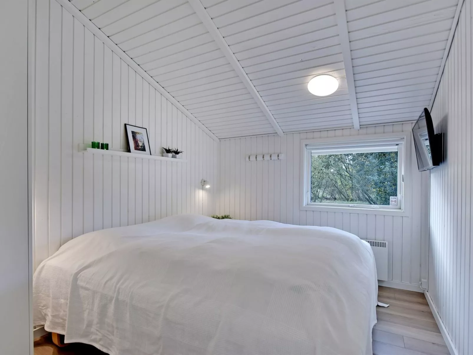 "Eirik" - 2.5km from the sea-Outside